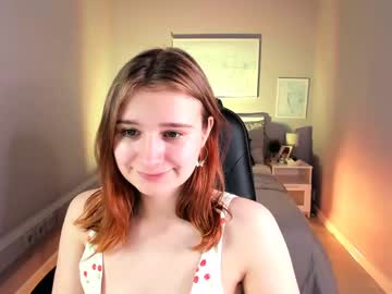 girl Lovely, Naked, Sexy & Horny Cam Girls with lil_marilyn