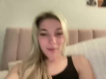 girl Lovely, Naked, Sexy & Horny Cam Girls with bee_my_passion