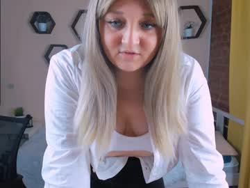girl Lovely, Naked, Sexy & Horny Cam Girls with liliandawn