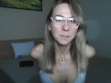 girl Lovely, Naked, Sexy & Horny Cam Girls with viktoriaaember