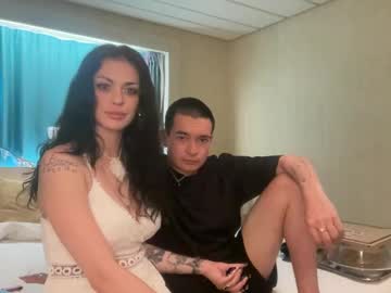 couple Lovely, Naked, Sexy & Horny Cam Girls with skylarrrr1