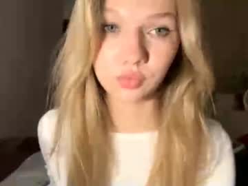 girl Lovely, Naked, Sexy & Horny Cam Girls with sultry_dreamer_4ever