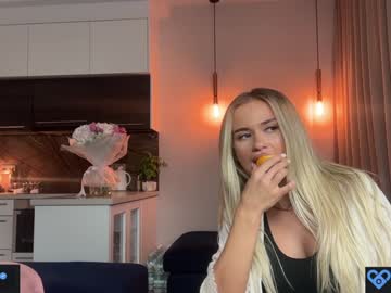 couple Lovely, Naked, Sexy & Horny Cam Girls with julia_rle