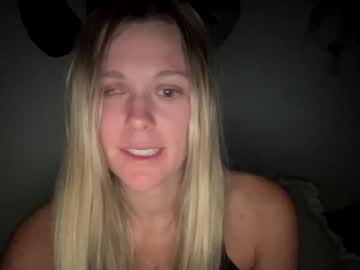 girl Lovely, Naked, Sexy & Horny Cam Girls with beachbabi