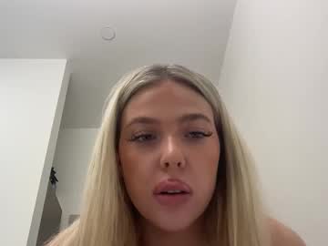 girl Lovely, Naked, Sexy & Horny Cam Girls with emabluee2
