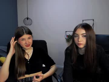 couple Lovely, Naked, Sexy & Horny Cam Girls with lissa_night