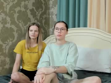 couple Lovely, Naked, Sexy & Horny Cam Girls with lisa_alice0