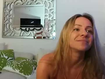 couple Lovely, Naked, Sexy & Horny Cam Girls with linda_luxe